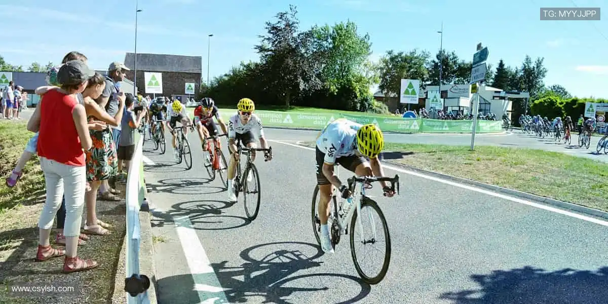 赛场周边，点燃热爱！🎉